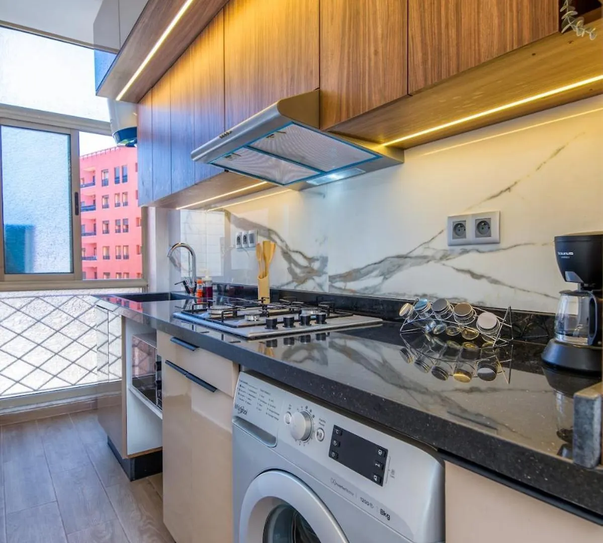 New Gueliz Plaza View Apartment Марракеш